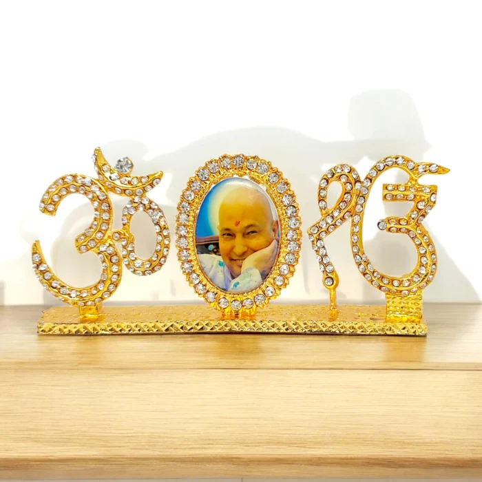 Jai Guruji Swaroop featuring Om & Ek Onkar